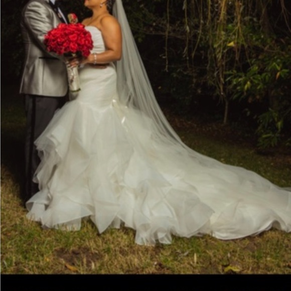 Wedding Dress for Sale. - Picture 1 of 8